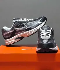 ナイキ スニーカー 新品