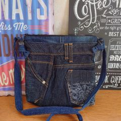 Item thumbnail for item 4196e0ee-937e-4ce3-a7c0-3ae3c0d4cb79