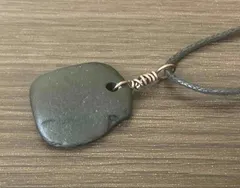 お買い得！黒翡翠 原石ペンダント｜自然石・一点物・天然石アクセサリー！