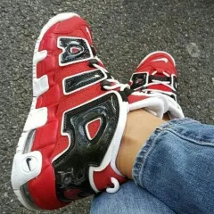 ナイキ エア モア アップテンポ 240