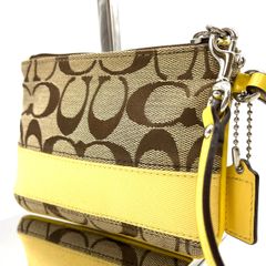 極美品 COACH コーチ ポーチ シグネチャー エンボス加工 黒 CU178 