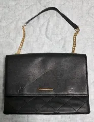 CHARLES & KEITH ブラック キルティング チェーン ショルダーバッグ