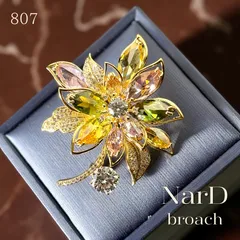 マルチカラークリスタルのお花ブローチ　お花 フラワー 豪華 華やか フォーマル 結婚式 入学式 卒業式 ドレスアップ ゴールド 高見え 高級感 大人 CZ ジルコニア 上品 お洒落 プレゼント ギフト かわいい キラキラ カジュアル 新品未使用 NerD