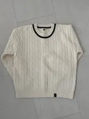 ディパウンド ケーブルニット