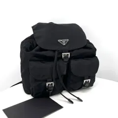 プラダ ナイロン 三角ロゴ バックパック ブラック 完了