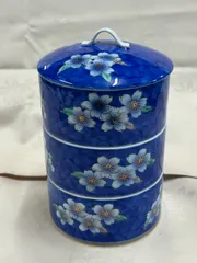 宮内庁御用達　有田焼窯元　深川製磁　蓋付き三段重