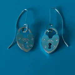 A156 Dior ディオール ピアス ハートロック 銀色 フックピアス ロゴ刻印 希少