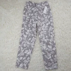新品   Noela    ノエラ   花柄   パンツ    かわいい 定価13000プラス税  グレー    ライトグレー 総柄のサムネイル