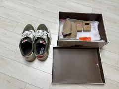 265 ジョーダン 1xトラヴィス スコット レトロ ロー OG SP リバース オリーブ