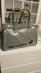 ニューバランス オールドスクール スポーツバッグ シルバー