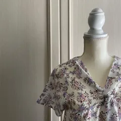 40 ドレスキップ DRESKIP 花柄 総柄 ブラウス シャツ トップス 半袖 お呼ばれ　デート　オフィスカジュアル　食事会　可愛い　お出かけ　上品