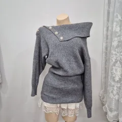 オフショルダー ゴールドボタン ニット グレー