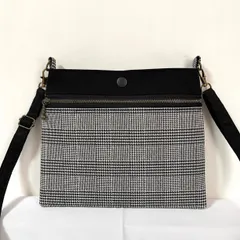 横型スマホポシェット グレンチェック柄 ショルダーストラップ付き