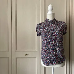 X　Agnes b. アニエスベー 花柄 総柄 ブラウス シャツ トップス　レディース　blouse　shirt　Tops　ladies　お呼ばれ　デート　オフィスカジュアル　食事会　可愛い　お出かけ　上品