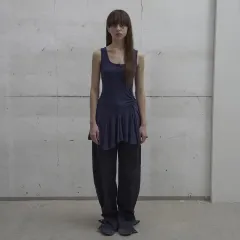 LCDC フリル ノースリーブ トップ (ダーク ネイビー)