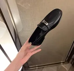 ローファー 靴 モカシン ローヒール バックル 金具 シューズ