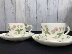 WEDGWOOD ウェッジウッド ワイルドストロベリー カップ＆ソーサー ペア リーシェイプ 箱無し