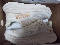 ホカ クリフトン10 ランニングシューズ ベージュ スニーカー