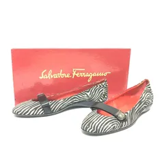 イタリア製◎【Ferragamo】フェラガモ パンプス ローヒール DP 60061 フラットシューズ ゼブラ柄 ベルト付 箱付き フォーマル エレガント きれいめ ブラック ホワイト レディース サイズ5(22.5cm相当)/M42217fF