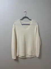 アイボリー Vネック ルーズフィット ニット