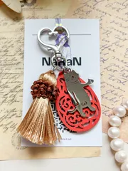 403≫ネコチャームとタッセルのキーホルダー