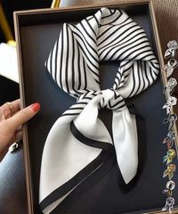 スクエアスカーフ シルク調スカーフ 上品