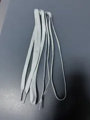 スニーカー　カジュアルシューズに最適　シューレース　グレー