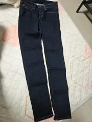 ユニクロ ウルトラストレッチ ジーンデニム インディゴデニム ズボン