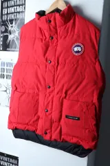 (M-L) Canada Goose(カナダグース) ダウン アウター ジャケット ベスト レッド グースダウン 限定モデル -172C9