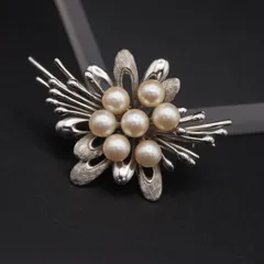 M949 本真珠 6.7mm7珠 パール SILVER刻印 ブローチ フラワー デザイン シルバー コサージュ 6月誕生石
