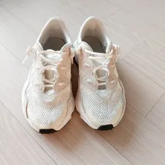 225 アディダス ユニセックス シューズ