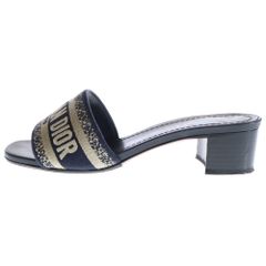 Item thumbnail for item 4202b14e-4a90-4203-ba3a-1c09f135ec59