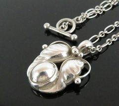 脚長蜂と淡水パ―ルの手作りシルバーペンダント。 - メルカリ
