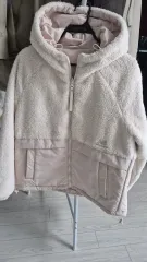 ニューバランス リバーシブル フリース アウター アイボリー