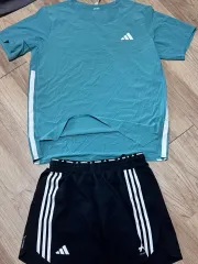 (まとめ売り) adidas アディゼロ ランニングTシャツ + ズボン 出品