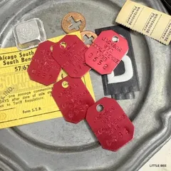 668・R-2063　ヴィンテージ　1988年　dog license 　赤　アルミ製 ドッグタグ アメリカ　タグ　直輸入　キーホルダー　パーツ　アメリカタグ　ドッグタグ　ハンドメイド　ヴィンテージタグ 　ライセンスタグ 　アメリカタグ　ビンテージ　チャーム