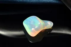 【１点物】遊色の美しさ！ プレシャスオパール　14x10mm　原石 ルース パワーストーン 天然石 _PC9433