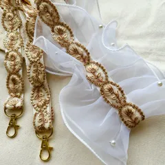 インド刺繍リボン　　ショルダーストラップ　スマホショルダー　フリルリボン