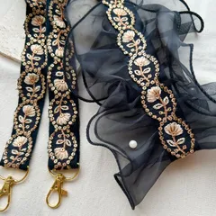 インド刺繍リボン　スマホショルダー　ショルダーストラップ