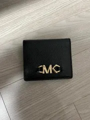 マイケルコース 二つ折り財布