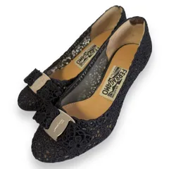 美品 Salvatore Ferragamo サルヴァトーレフェラガモ ヴァラリボン アーモンドトゥ レース パンプス 3 1/2 21cm相当 ブラック レディース 古着 中古 USED