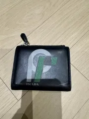 プラダ レトロ プリンティング 財布