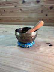 ☆シンギングボウル 密教法具 槌目模様 マレット・台座付き☆ - メルカリ