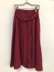 Q7439　ARABIS　アシメ切替タックミディースカート　ボルドー　M