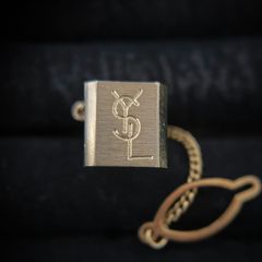 Yves Saint Laurent イヴサンローラン タイタックピン ゴールドカラー　260209010