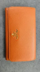 PRADA プラダ オレンジ色 二つ折り財布 (正規品)