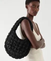 在庫処分:) COS コス キルト ミニバック ブラック 冬デイリーバック