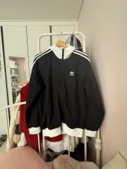 サイズM adidas アディダス 服 出品