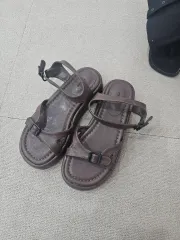 ブラウン ストラップ サンダル