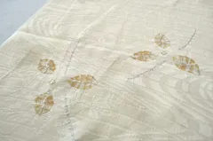 【新品･特価】夏用帯揚げ　絽　淡いクリーム色　絞り